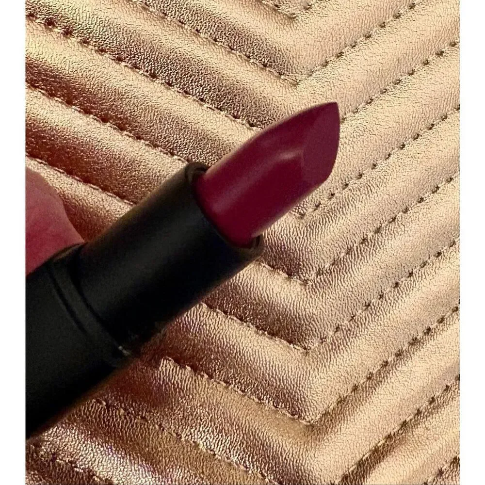 VINCENT LONGO - NWTIB - Silk Velour Lipstick in Mulberry.  Full Size